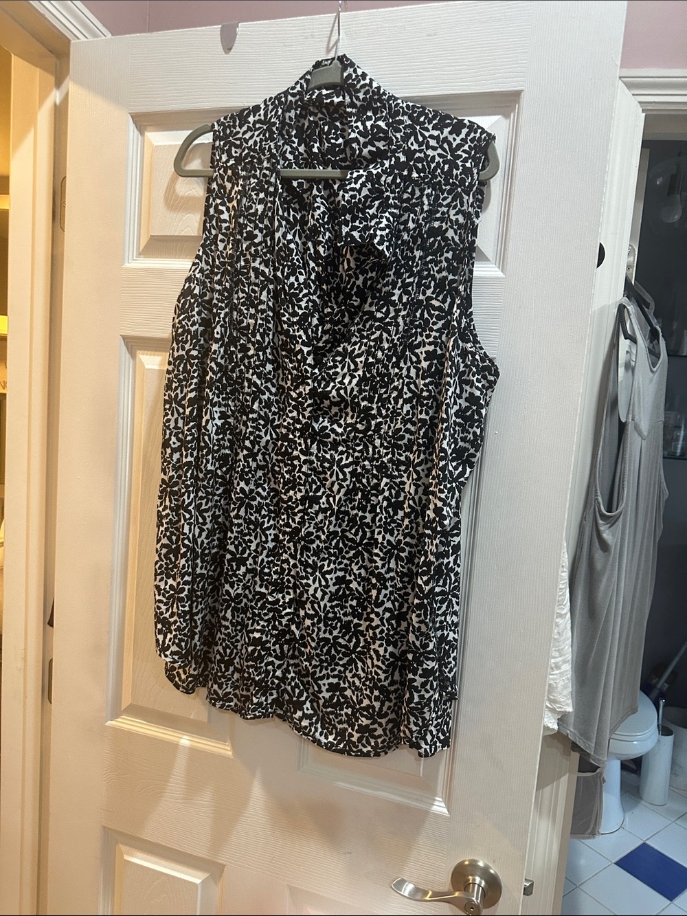Terra & Sky Black and White Sleeveless Printed Camisole